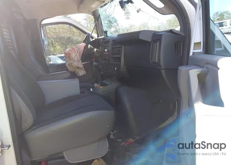 2019 GMC Savana 2500 Work Van из США, поврежденный, VIN 1GTW7AFG6K1363948